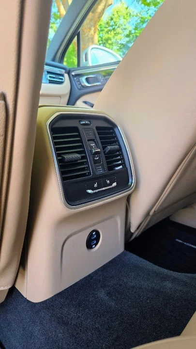 2025 Porsche Macan Electric - Image 13 of 16