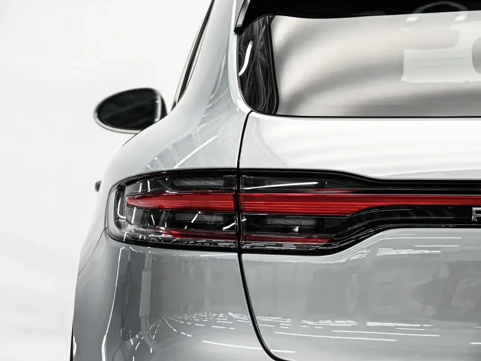 2025 Porsche Macan Electric - Image 15 of 20