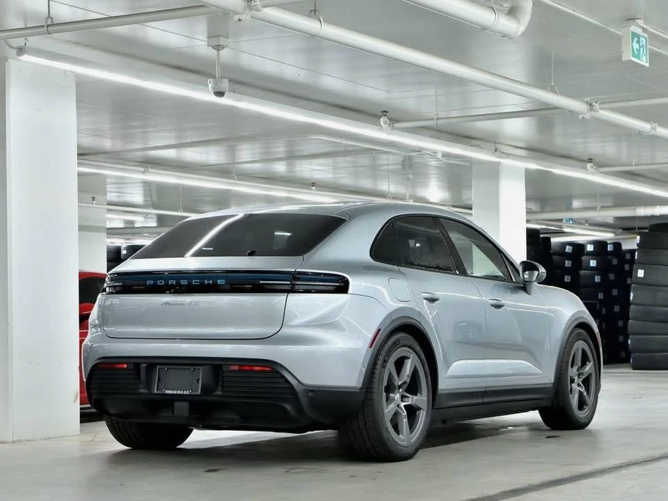 2025 Porsche Macan Electric - Image 3 of 4