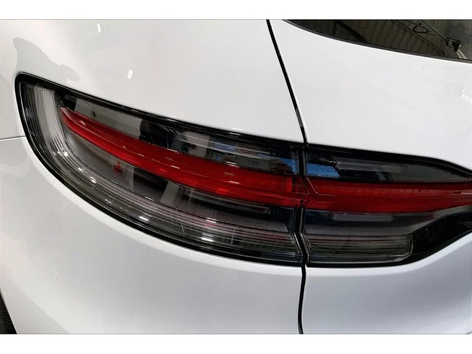 2025 Porsche Macan Electric - Image 15 of 20