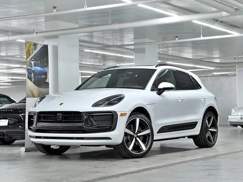 2025 Porsche Macan