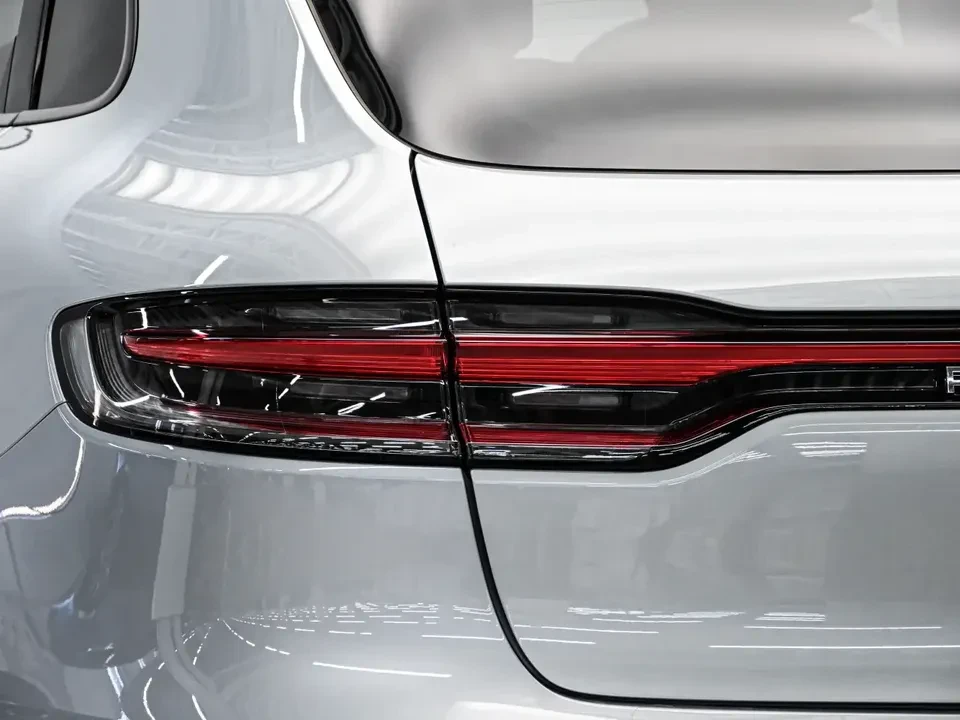 2025 Porsche Macan Electric - Image 12 of 20