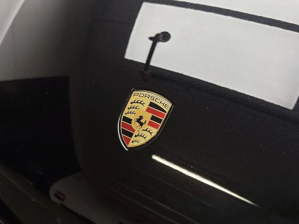 2025 Porsche Macan - Image 10 of 10