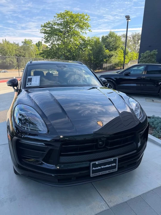 2025 Porsche Macan - Image 2 of 14