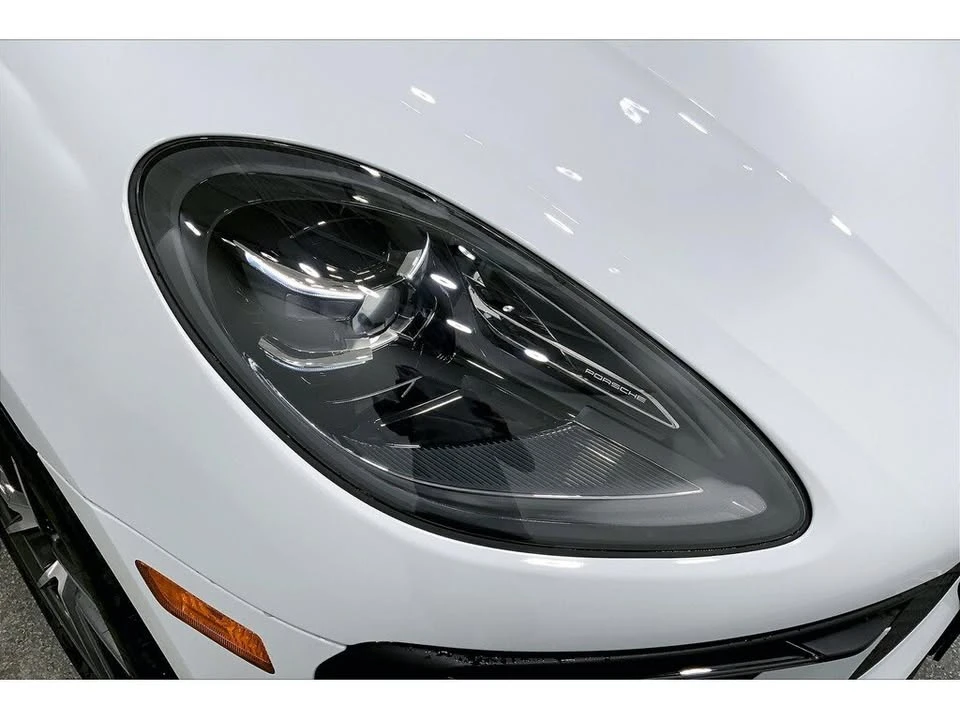 2025 Porsche Macan Electric - Image 10 of 20