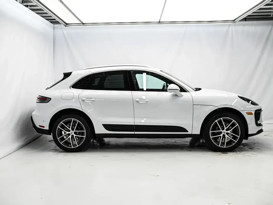 2025 Porsche Macan - Image 4 of 20