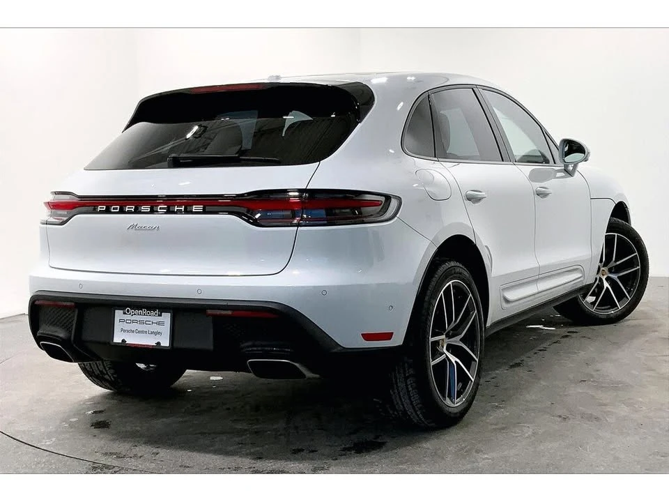 2025 Porsche Macan Electric - Image 5 of 20