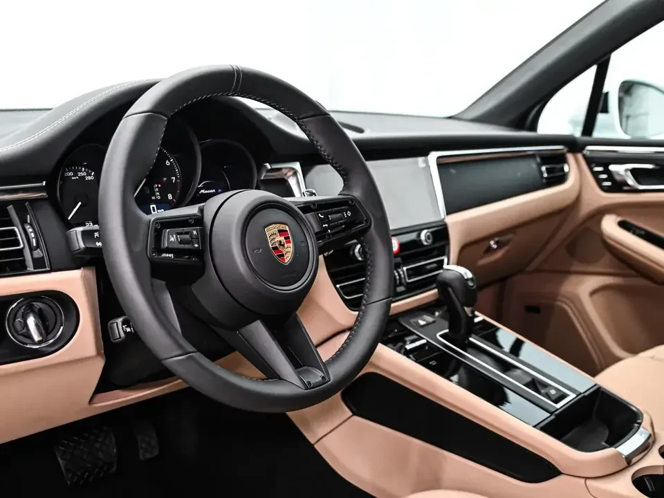 2025 Porsche Macan - Image 2 of 20
