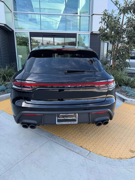 2025 Porsche Macan - Image 3 of 14