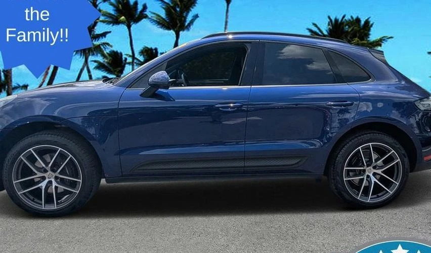 2025 Porsche Macan - Image 17 of 20
