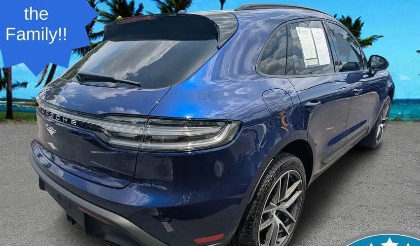 2025 Porsche Macan - Image 14 of 20