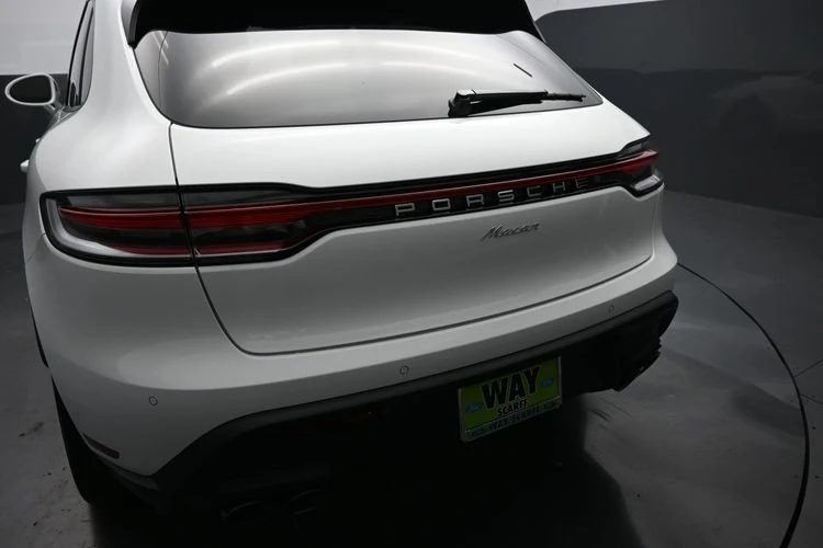 2025 Porsche Macan - Image 2 of 20