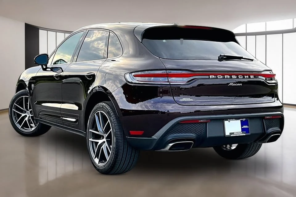 2025 Porsche Macan - Image 2 of 8