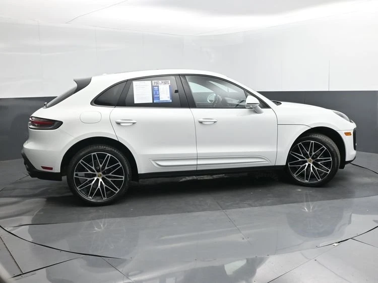 2025 Porsche Macan - Image 20 of 20