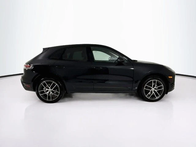 2025 Porsche Macan Electric - Image 8 of 20