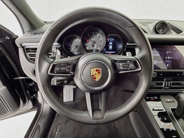 2025 Porsche Macan Electric - Image 15 of 20