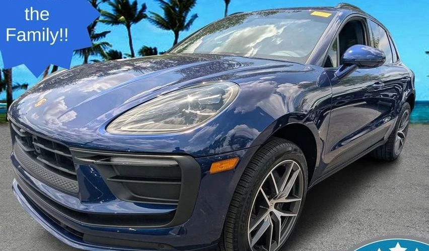 2025 Porsche Macan - Image 18 of 20