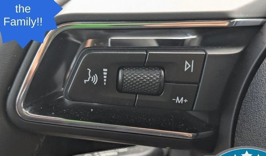2025 Porsche Macan - Image 11 of 20