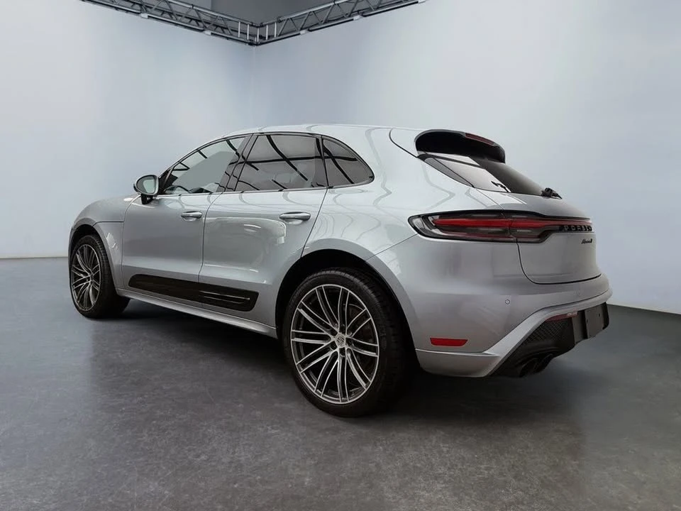 2025 Porsche Macan - Image 3 of 10