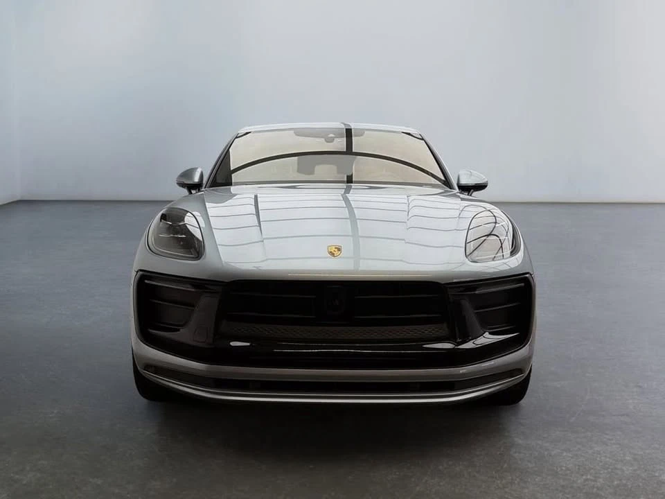 2025 Porsche Macan - Image 5 of 10
