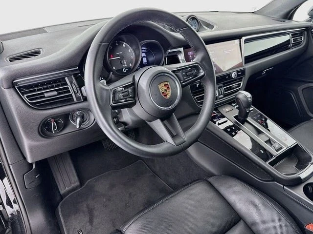 2025 Porsche Macan Electric - Image 4 of 20