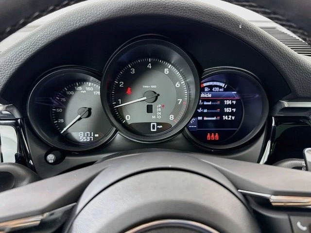 2025 Porsche Macan Electric - Image 16 of 20
