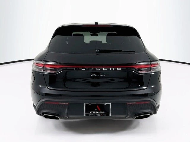 2025 Porsche Macan Electric - Image 10 of 20