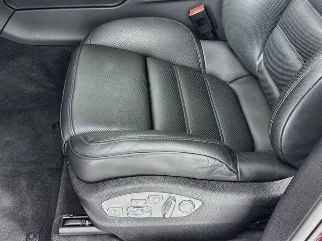 2025 Porsche Macan Electric - Image 13 of 20