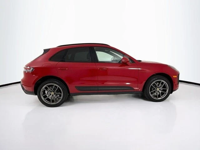 2025 Porsche Macan Electric - Image 8 of 20