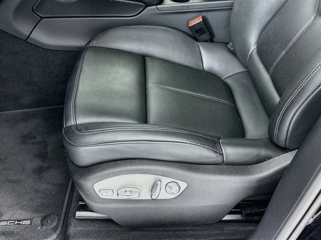 2025 Porsche Macan Electric - Image 13 of 20