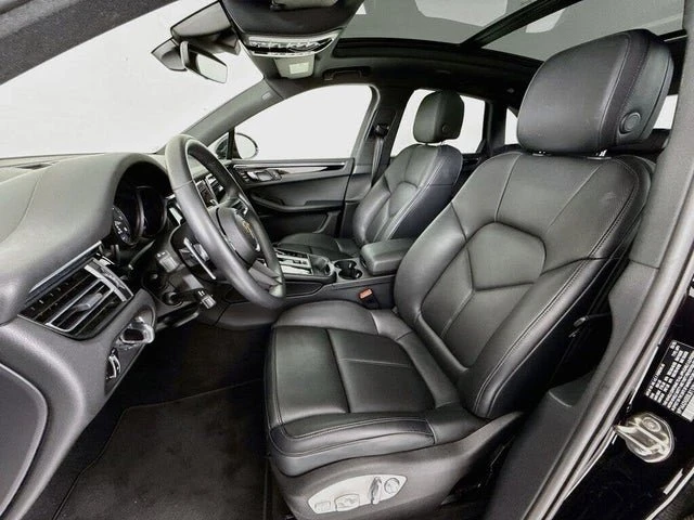 2025 Porsche Macan Electric - Image 5 of 20