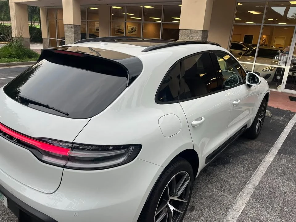 2025 Porsche Macan Electric - Image 5 of 20