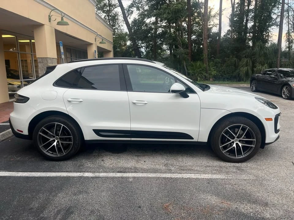 2025 Porsche Macan Electric - Image 3 of 20