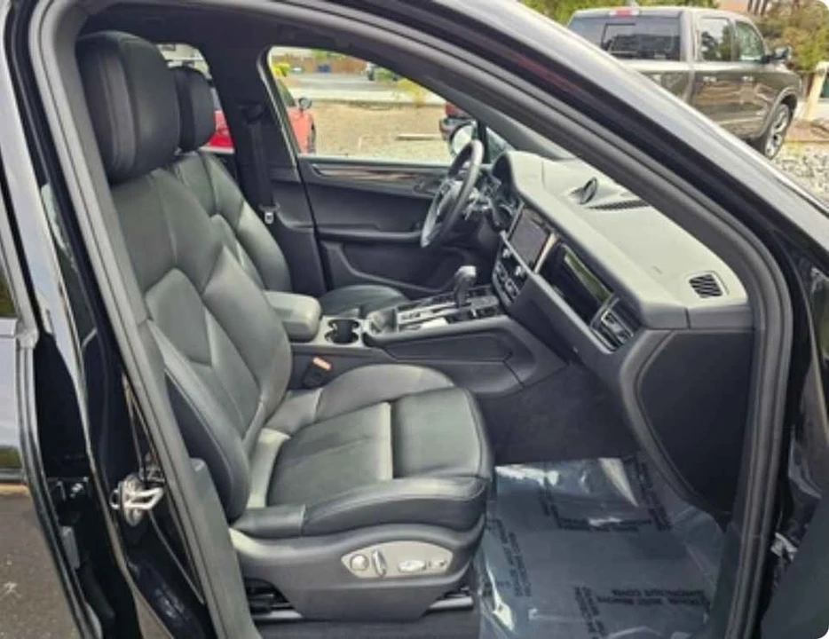 2025 Porsche Macan Electric - Image 8 of 8