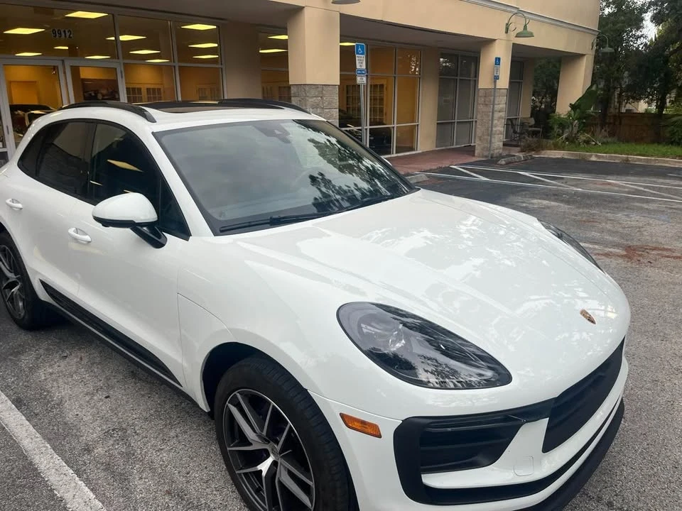 2025 Porsche Macan Electric - Image 2 of 20