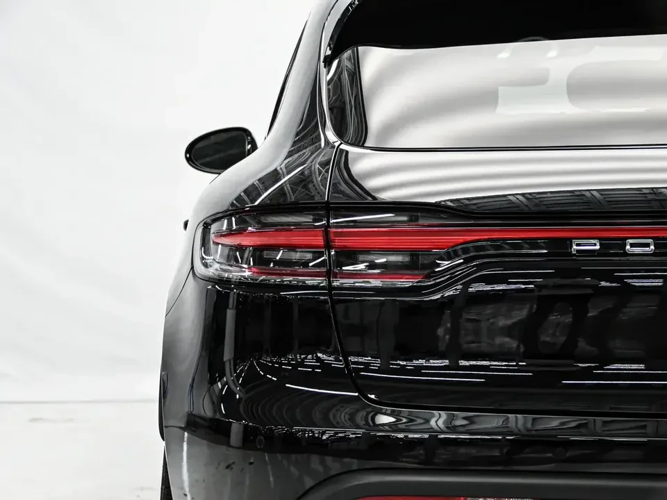 2025 Porsche Macan Electric - Image 13 of 20