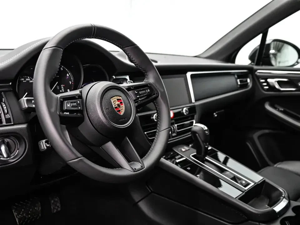 2025 Porsche Macan Electric - Image 2 of 20