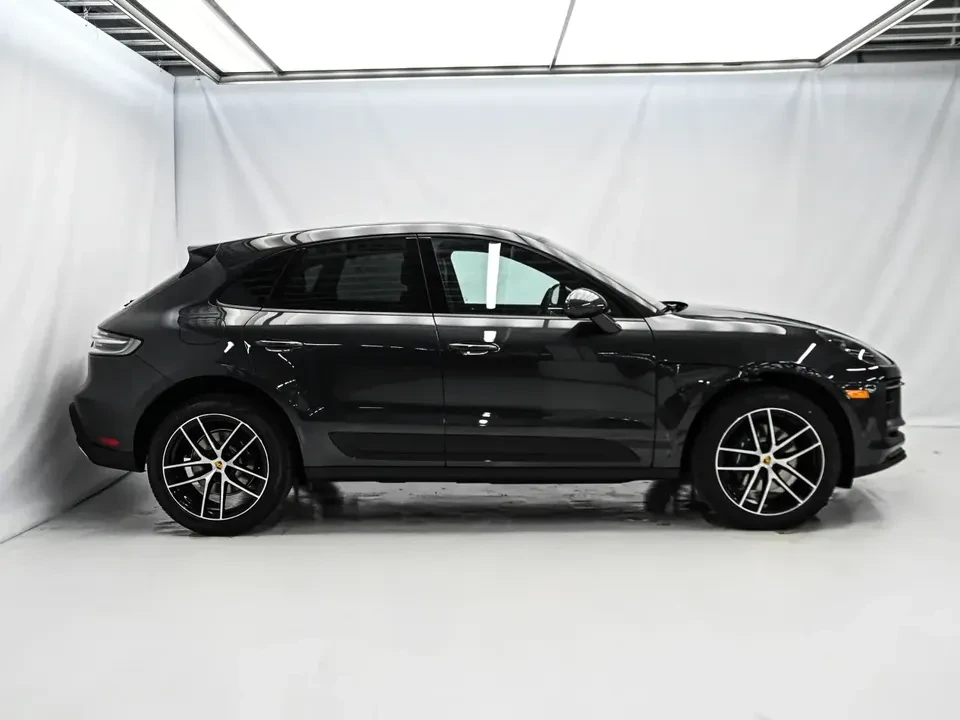 2025 Porsche Macan Electric - Image 4 of 20