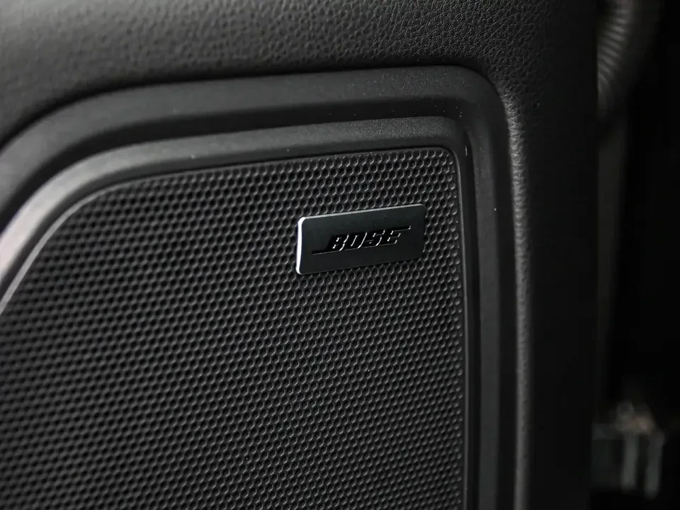 2025 Porsche Macan Electric - Image 19 of 20
