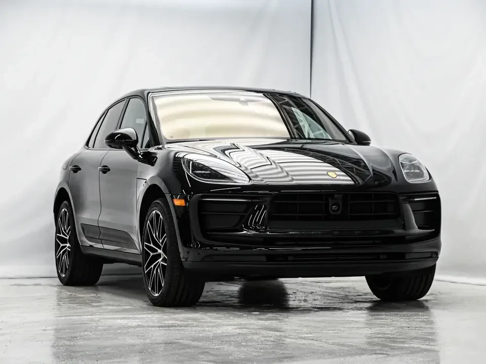 2025 Porsche Macan Electric - Image 6 of 20