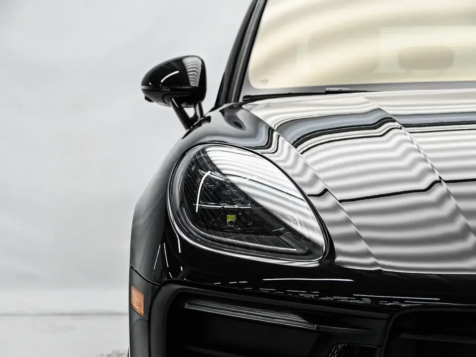 2025 Porsche Macan Electric - Image 9 of 20