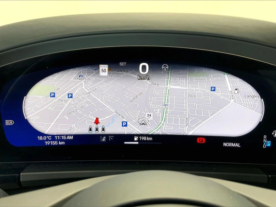 2025 Porsche Macan Electric - Image 16 of 20