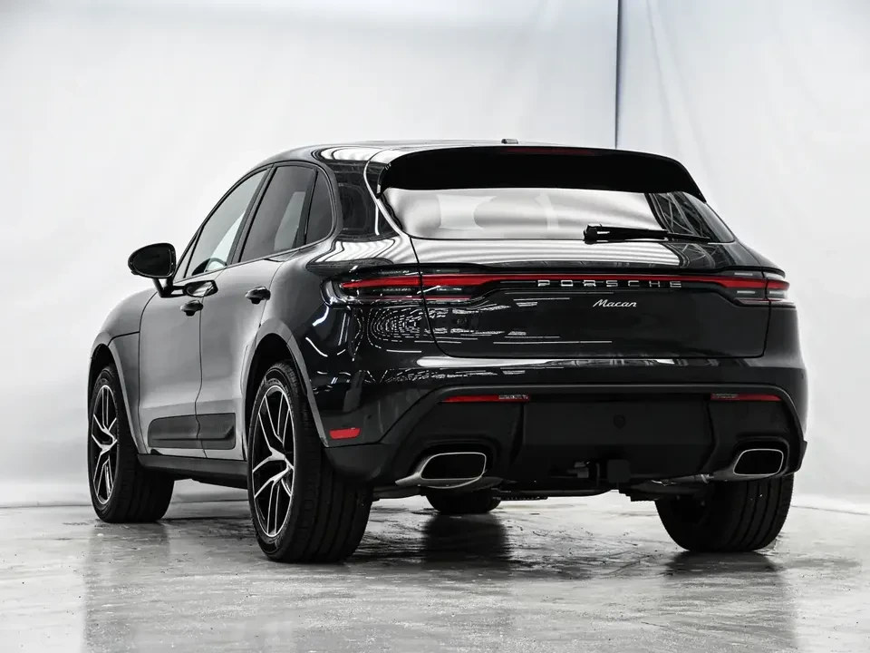 2025 Porsche Macan Electric - Image 5 of 20