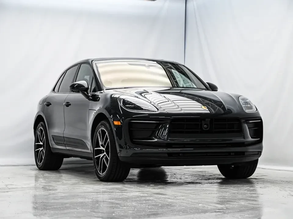2025 Porsche Macan Electric - Image 7 of 20