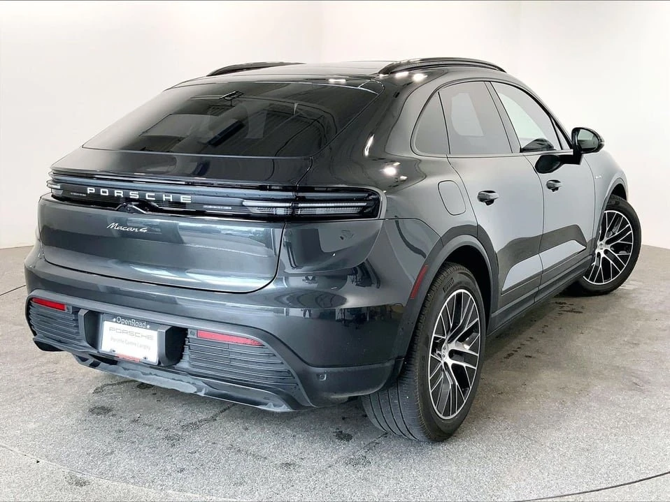 2025 Porsche Macan Electric - Image 5 of 20