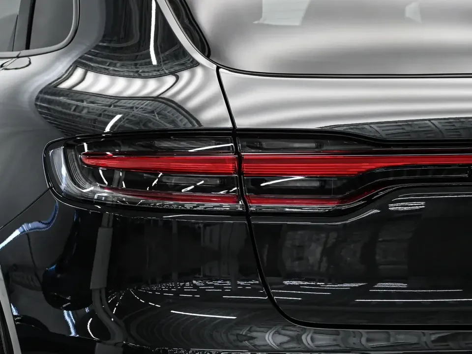 2025 Porsche Macan Electric - Image 13 of 20