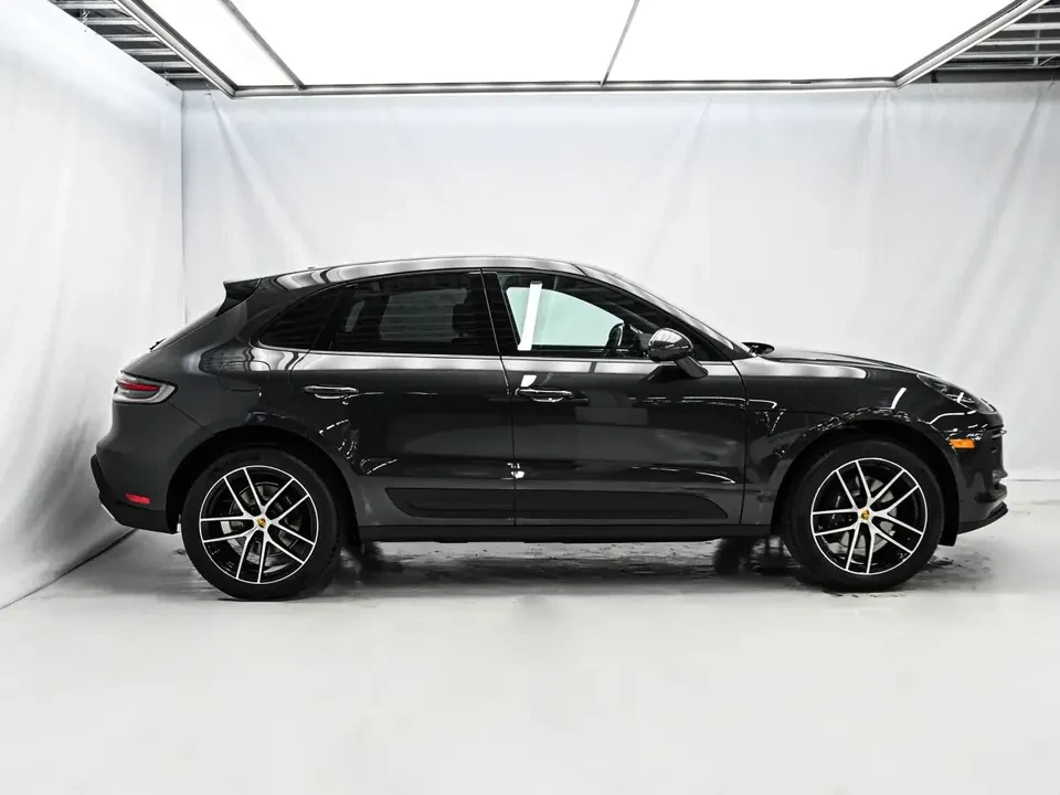 2025 Porsche Macan Electric - Image 4 of 20