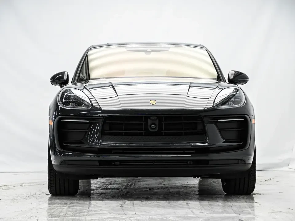 2025 Porsche Macan Electric - Image 6 of 20