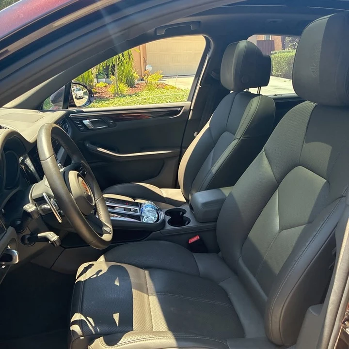 2025 Porsche Macan Electric - Image 13 of 14