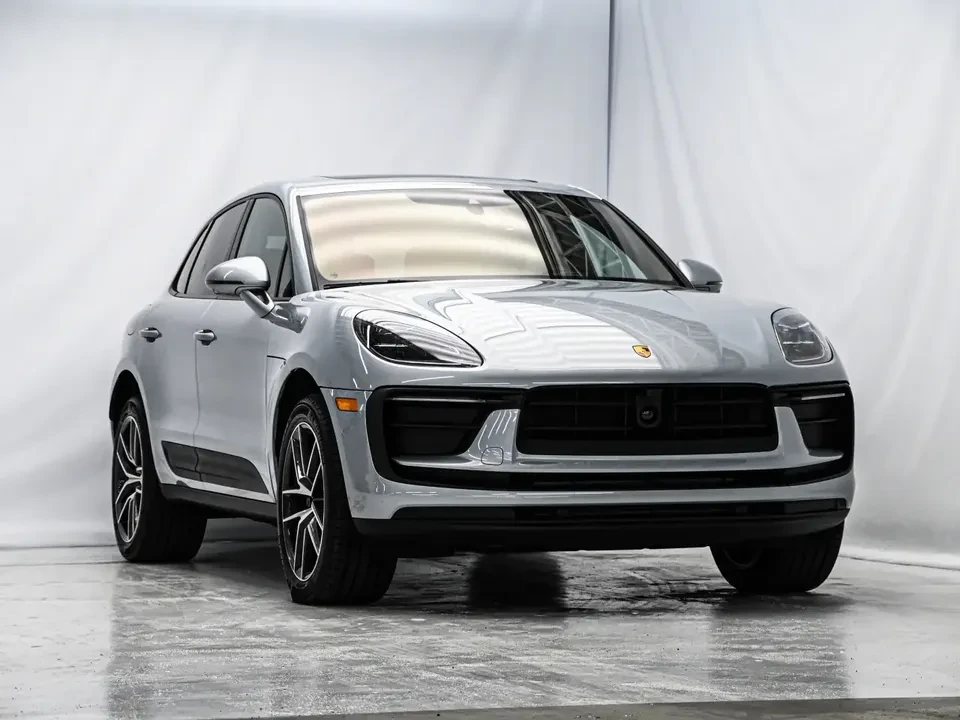 2025 Porsche Macan Electric - Image 6 of 20